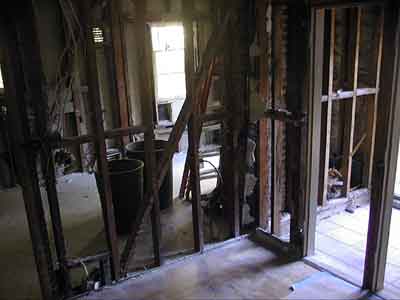 stud wall between Dining and Kitchen