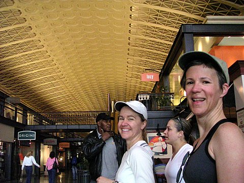 DC Union station looking for breakfast